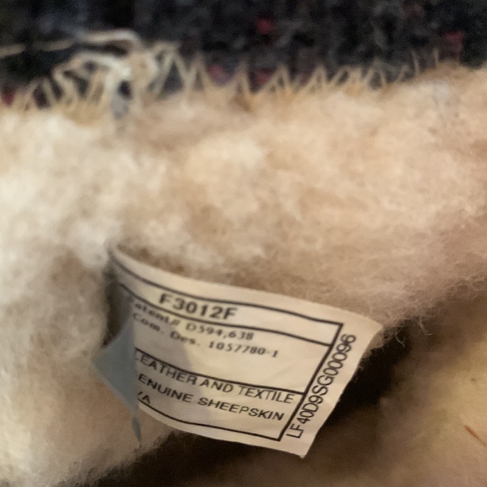 Uggs - Picture 6 of 7